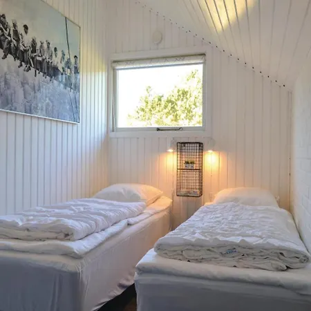 Two-bedroom Holiday In Hvide Sande *